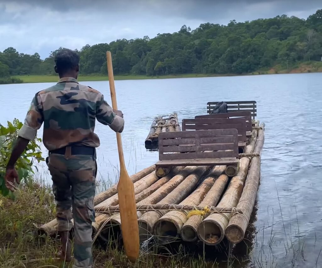 bamboo rafting thekkady